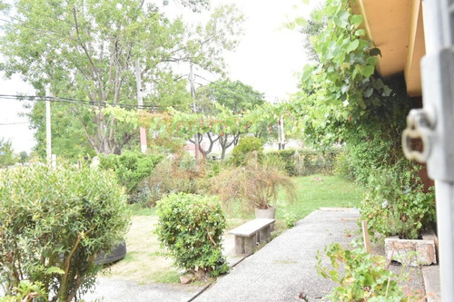 Casa De 3 Dormitorios En Villa Colon