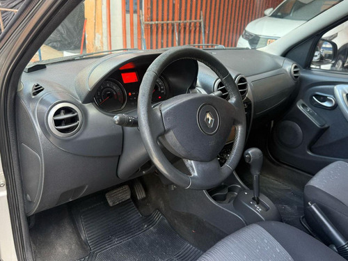 Renault Logan 1.6 EXPRESSION 16V FLEX 4P AUTOMÁTICO