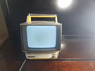 Mini Tv Portátil Sony Anos 60/70(para Decoração).pio Games