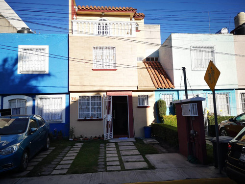 Casa En Venta En Toluca, Cerca Del Aeropuerto