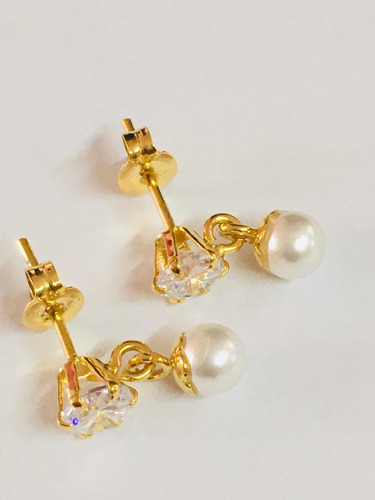 Aretes Broquel Circonia Con Pera Natural Oro Laminado 22k