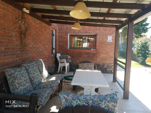 Imagen 9 de 20 de Excepcional! Chalet 3 Dormitorios Y Demás En Excelente Condiciones