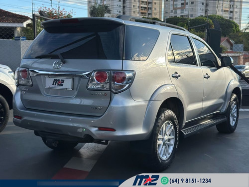 Toyota Hilux SW4 SRV D4-D 4X4 3.0 TDI DIES. AUT