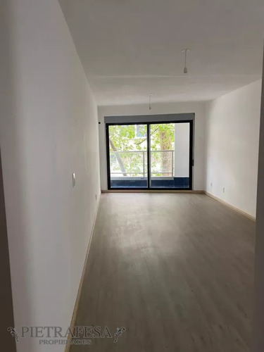 Apartamento En Venta 2 Dormitorios, 1 Baño Y Terraza- Constituyente-cordón