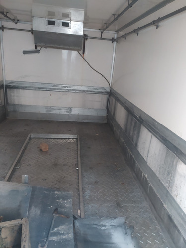 Furgon Termico F4000 Piso Inox Y Equipo De Frio