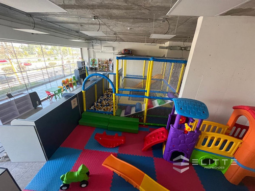 Venta Local Comercial El Descanso Con Estacionamiento