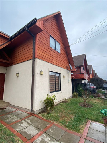 Casa En Venta De 5 Dorm. En Talca