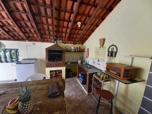 4.000 M², Casa Com 03 Dormitórios, 01 Suíte, E Churrasqueira