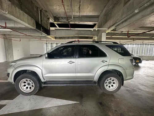 Toyota Fortuner 2.7l 4x2