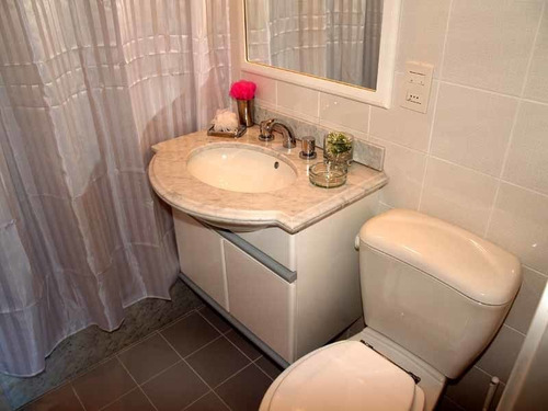 Apartamento En Venta De 2 Dormitorios En Playa Mansa