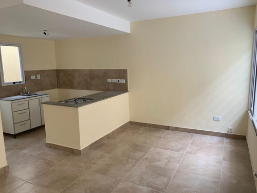Imagen 2 de 8 de Departamento Tipo Duplex 3 Ambientes Con Cochera