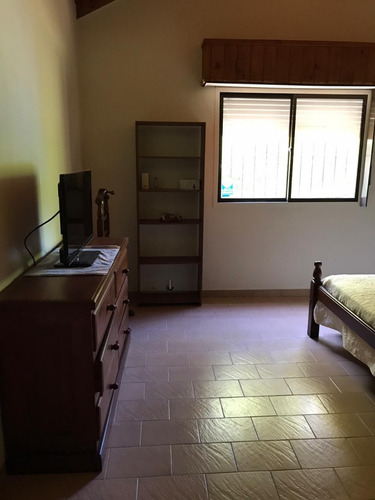 La Celia. Lote 1600m2. 4amb. Para 6 Plazas, Quincho/pileta