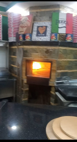 Venta Fondo De Comercio Pizzeria Activa, Full Equipada. Los Chaguaramos Ubicación Muy Transcurrida. Yy