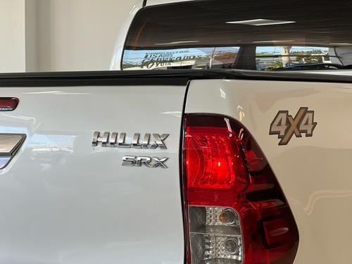 Toyota Hilux 2.8 Tdi Srx 4x4 At 2017