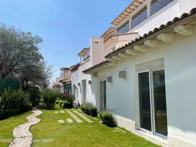 Terreno Habitacional Con Vigilancia, San Miguel Allende Centro. Venta