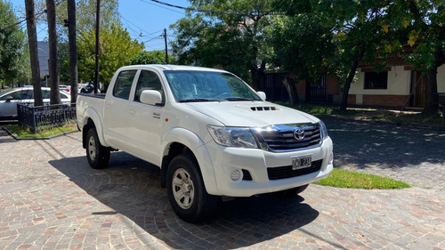 Toyota Hilux 3.0 Cd Sr 171cv 4x4 - C3 2015 Acepto Permuta Mv