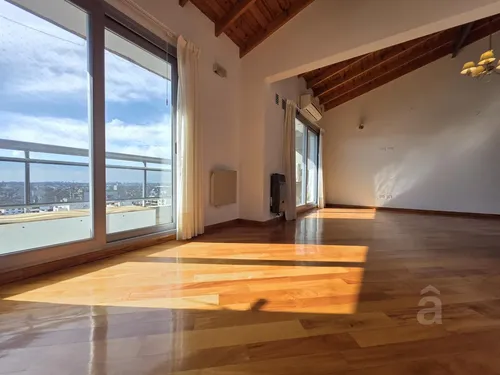 Departamento En Villa Ballester - Venta - Tres Ambientes Mas Escritorio - Cochera - Céntrico.