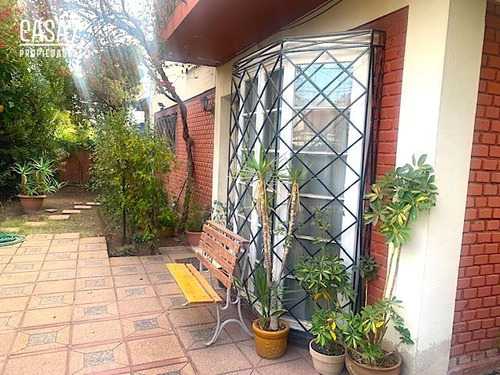 Casa En Venta De 3 Dorm. En Providencia