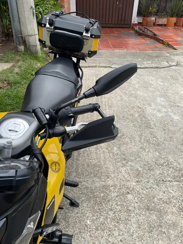 Vendo Moto Benelli Tnt 135 Amarillo 2023 Con Accesorios
