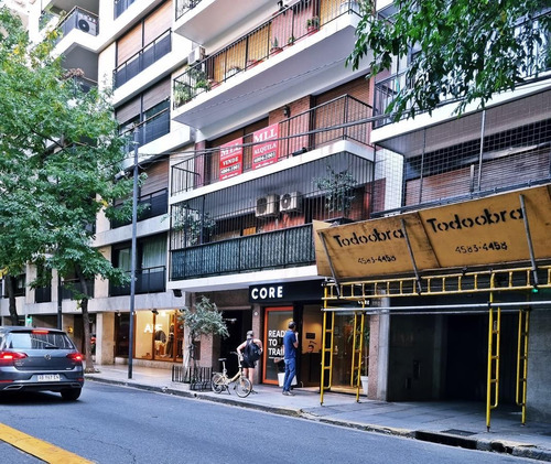 Imagen 3 de 4 de Excelente Local Con Patio Y Oficina / 2 Baños / Recoleta