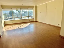 Comprar Venta Oficina En La Dehesa Central Muy Buena Ubicación