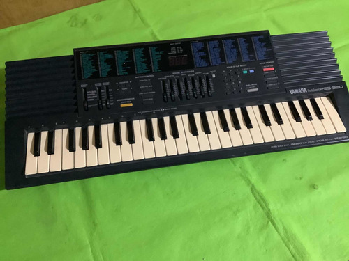Teclado Yamaha Pss-380 No Sirve ( Para Piezas) (Usado)