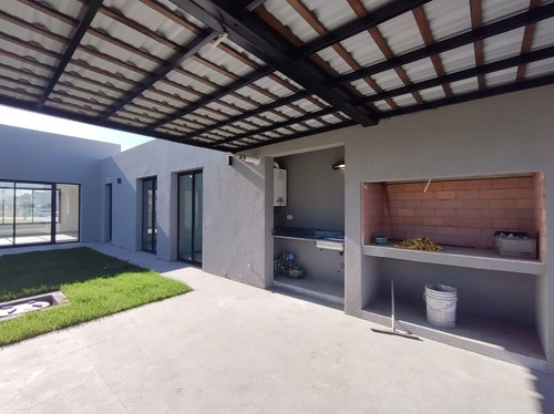 Imagen 15 de 18 de Antonini Modet - Casa En Venta En San Ramon - Pilar Del Este