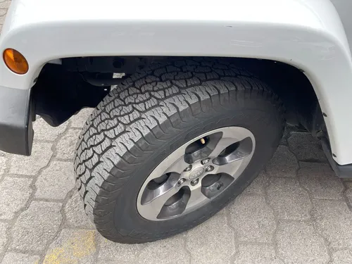 Jeep Wrangler 3.7 Unlimited Sahara 3.6 4x4 At