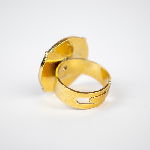 Anel Ajustável Cigana Leque Esmeralda 2,5 Cm Metal Dourado