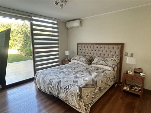Casa En Venta De 4 Dorm+ Estar + Piscina En Chamiser
