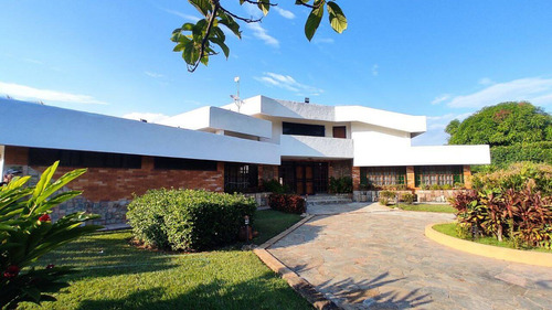 Imponente Casa En Venta Safari Carabobo Country Club 