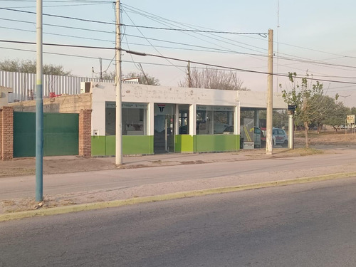 Venta Local Comercial, 3 Oficinas Vidriadas, 1 Baño, 1 Sala De Espera, 1 Cocina.