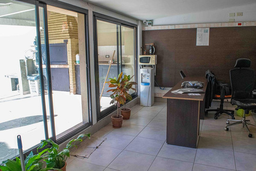 Oficina De 6 Ambientes En Venta En Martinez