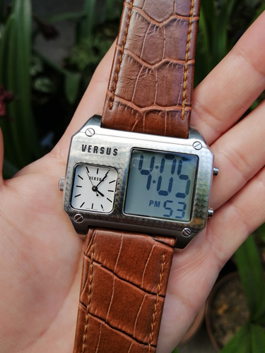 Reloj Versus Bulova Casio Invicta Guess Nautica Ecko Gc Momo Café Plateado (Usado)