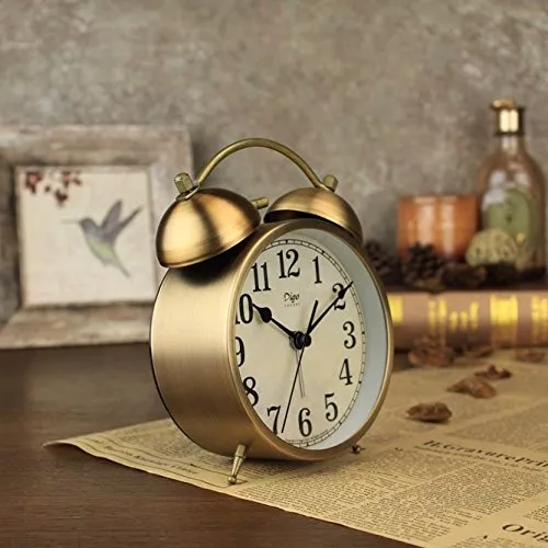 Reloj despertador de doble campana, reloj de escritorio silencioso de 4  pulgadas con luz de fondo para adultos que duermen con pilas, para mesa