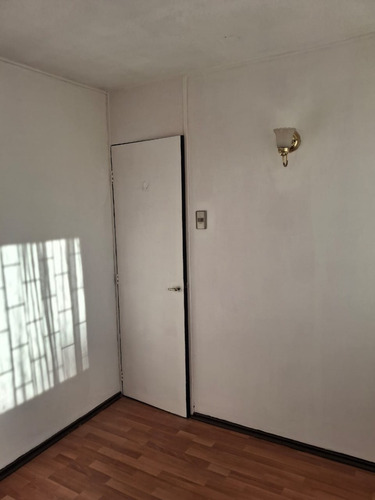 Venden Dueños Depto Duplex En Segundo Piso, Villa Uc, Macul