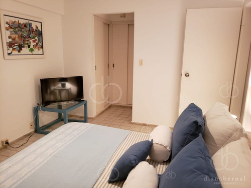 Imagen 4 de 7 de Apartamento En Peninsula, 2 Dormitorios *