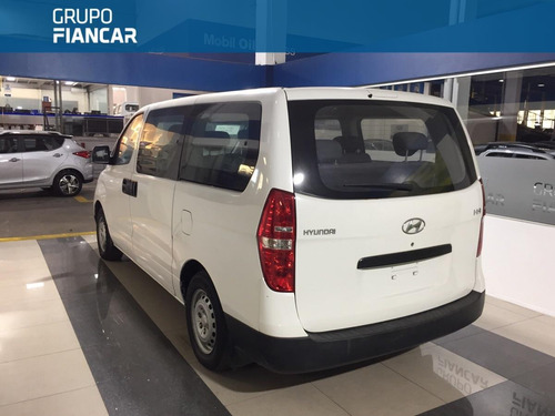 Hyundai H-1 Minibus 2012