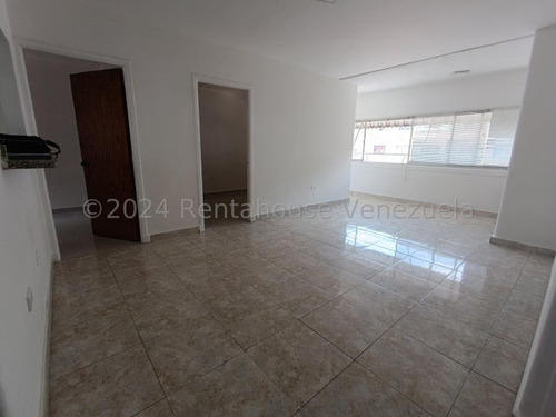 Se Alquila Apartamento En Colinas De Bello Monte 24-23817rl