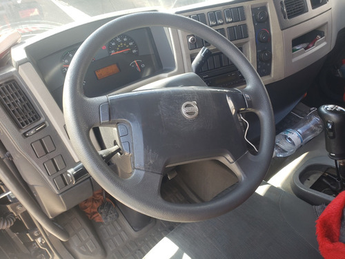 Volvo Vm 270 Leito Bitruck 8x2 Baú 11,50 Metros Plataforma