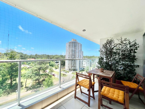 Apartamento En Venta Con Parrillero Propio, Punta Del Este, Roosevelt