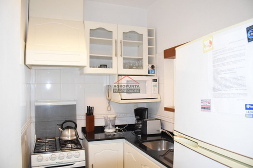 Apartamento En Mansa, 1 Dormitorios *- Ref: 4771