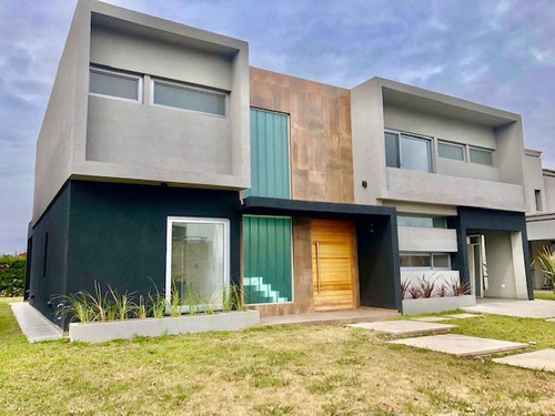Imagen 1 de 30 de Casa Minimalista A Estrenar - Weston - Moreno - Venta - Permuta - Financia - Piscina