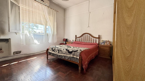 Venta Ph De 4 Ambientes En Primer Piso Por Escalera En Villa Real