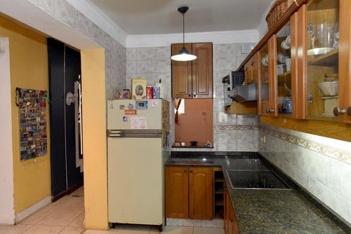 Venta Casa 4 Amb En Flores Cochera, Apto Credito