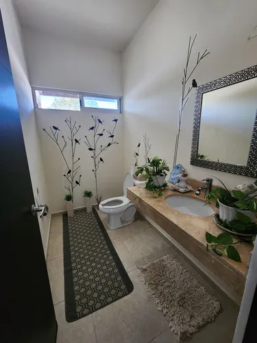 Casa Equipada Con Amplio Jardin En Venta, Merida