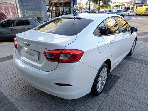 Chevrolet Cruze II 1.4 Sedan Lt