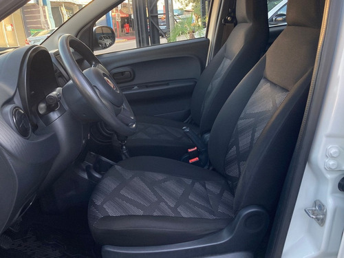 Imagem 7 de 15 de Fiat Mobi 1.0 8v Evo Like. 2018