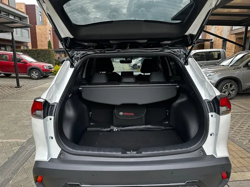 Toyota Corolla Cross Gazoo Racing - Año 2023 - Blanco Perla