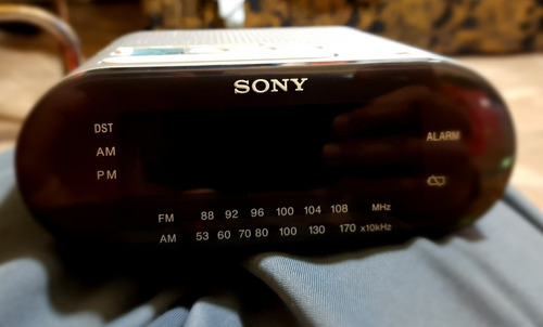 Radio Reloj Sony Icf-c218 Original Nuevo